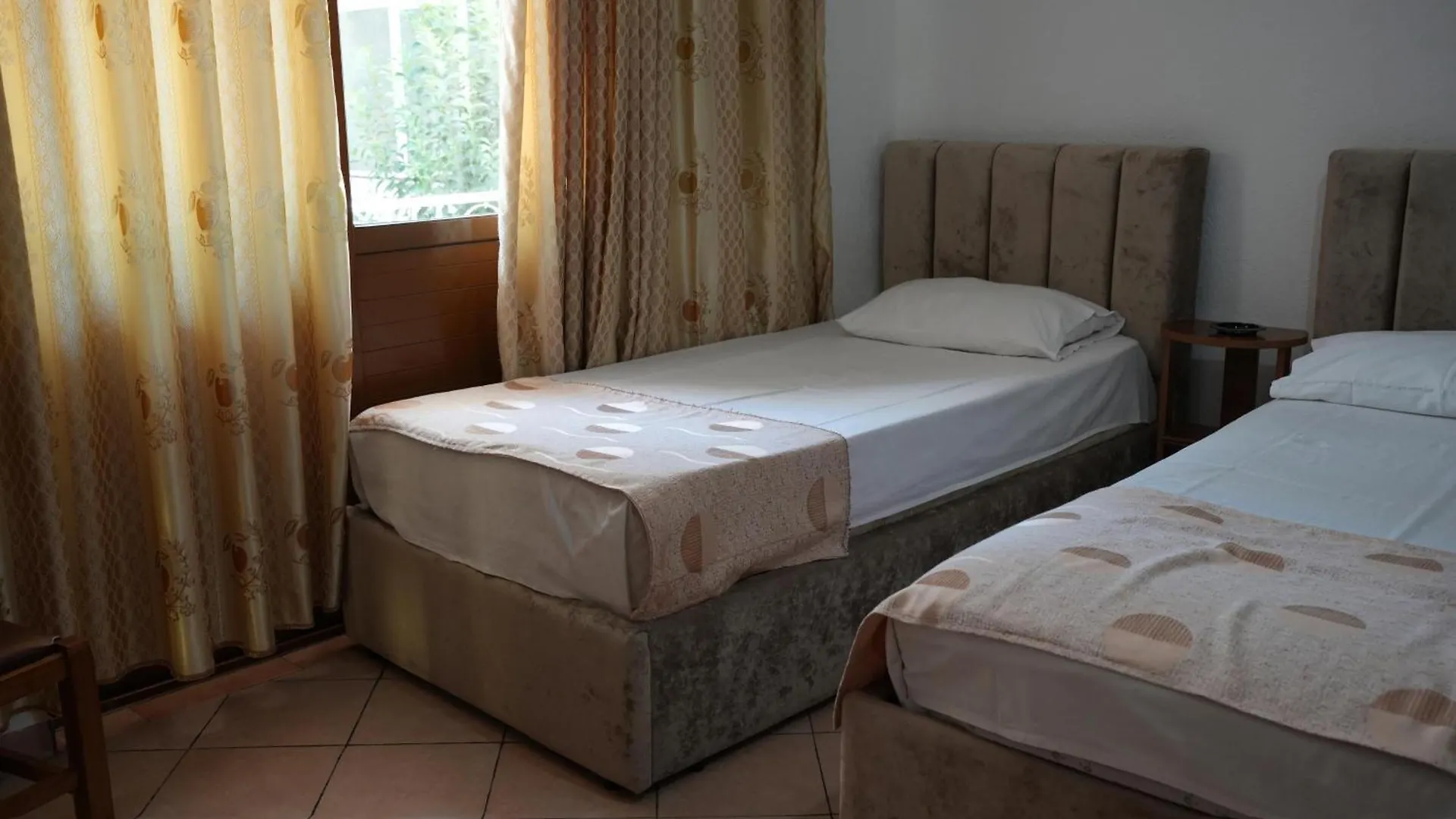 Alen Bar Hotel Tirana Albania