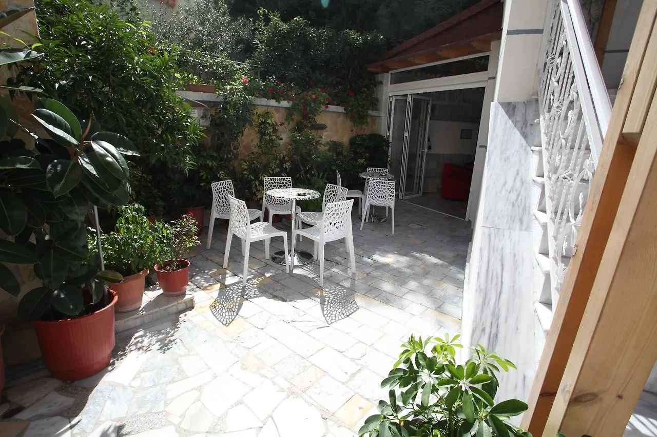 Alen Bar Hotel Tirana 3*,  Albania